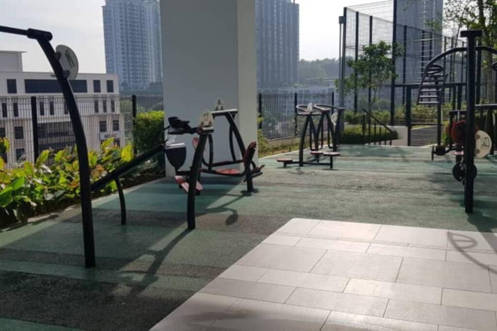 Cosy Studio Netflix Selfcheckin Cyberjaya 2 Luaran gambar
