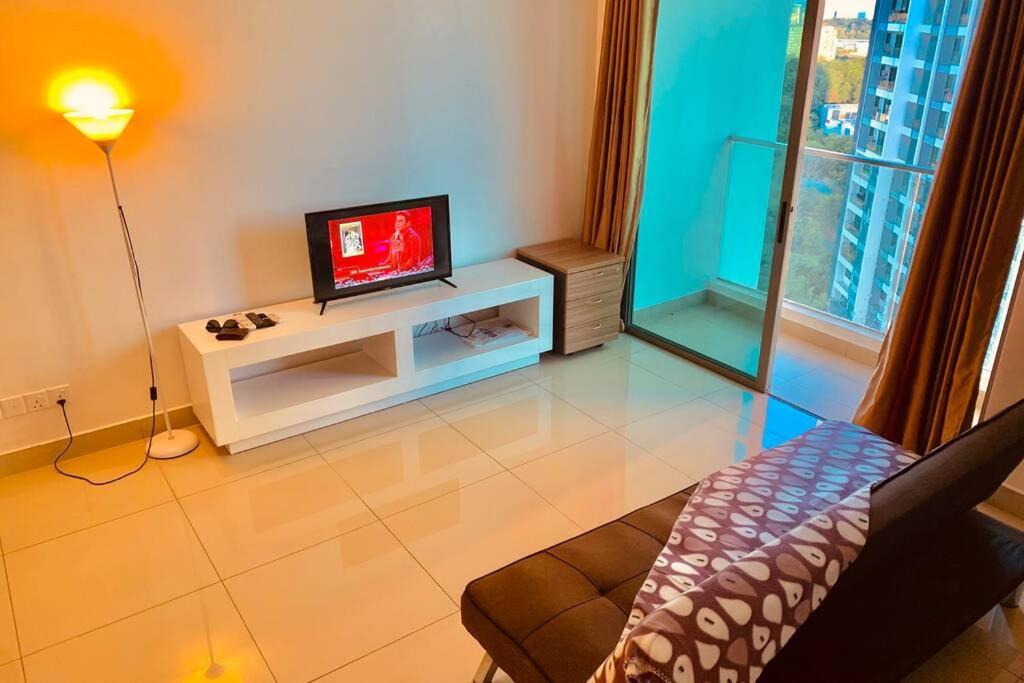 Cosy Studio Netflix Selfcheckin Cyberjaya 2 Luaran gambar