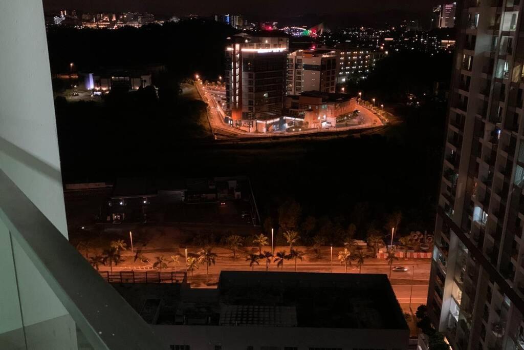 Cosy Studio Netflix Selfcheckin Cyberjaya 2 Luaran gambar