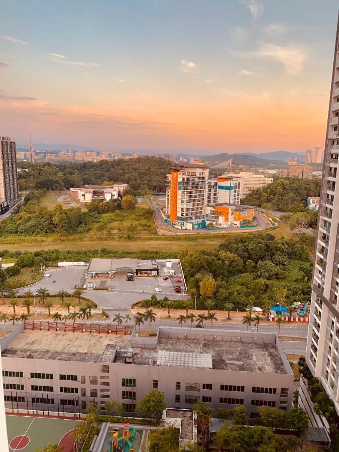 Cosy Studio Netflix Selfcheckin Cyberjaya 2 Luaran gambar